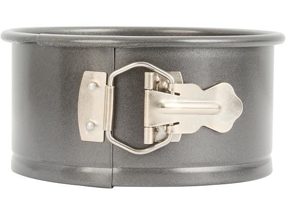 Restaurantware Round Steel Springfoam Cake Pan