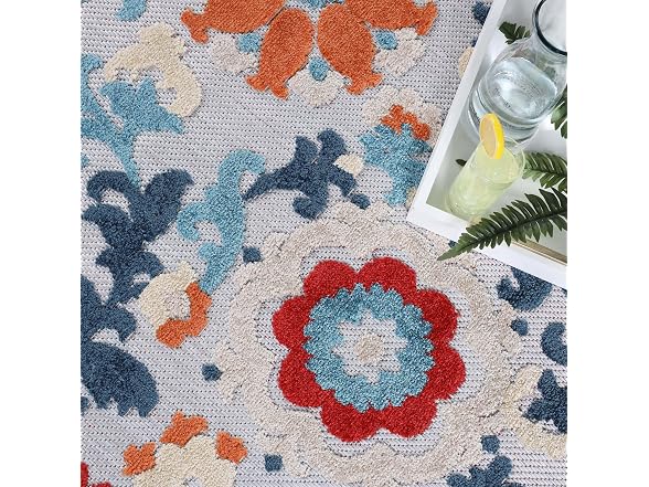Superior Petunia Floral Scroll Rug 5x8