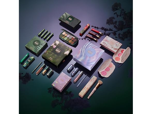 r.e.m. beauty Wicked Lip Gloss Plum Petals