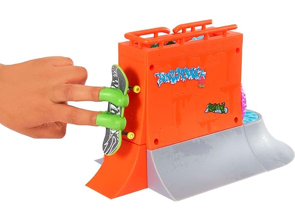 Hot Wheels Aquarium Skatepark Playset