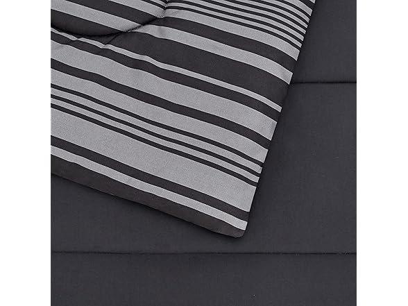 Amazon Basics 5-Pc Twin Comforter Set