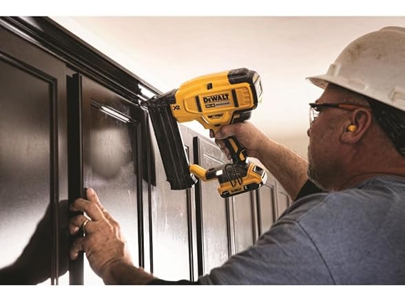 DEWALT DCN680B 20V MAX* XR® 18 GA Brad Nailer