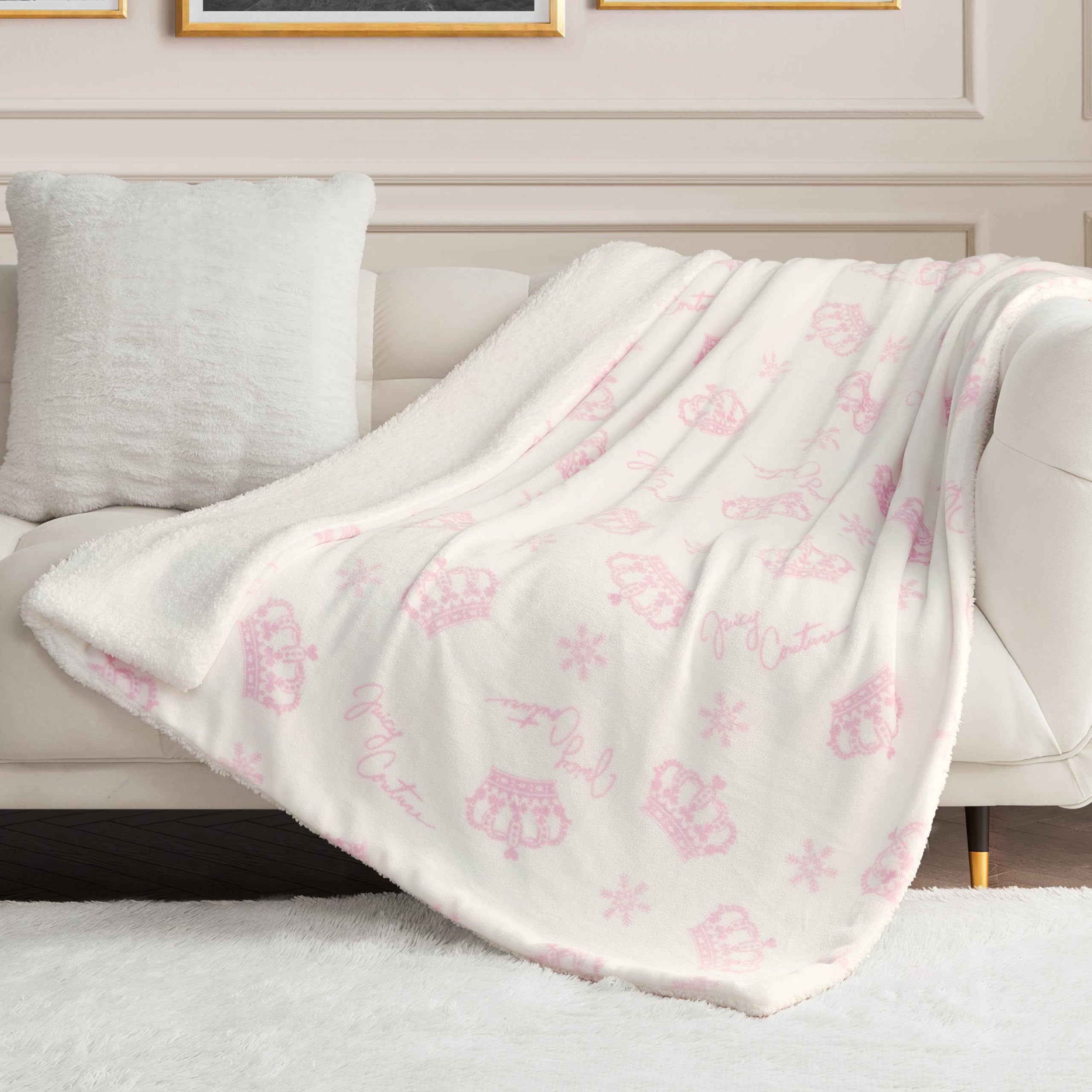 Juicy Couture Sherpa Throw 50"x60" - Gallery 9