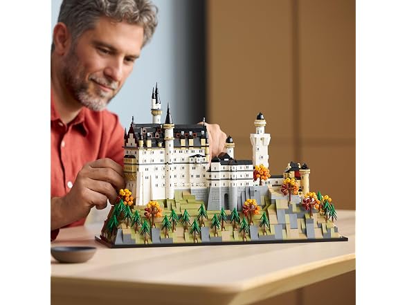 LEGO Architecture Neuschwanstein Castle Building Set