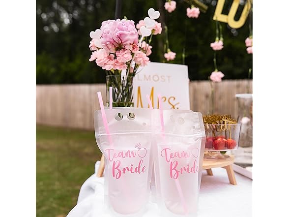 Bachelorette Party Collapsible Plastic Drink Pouches with Straws, 25 Piece