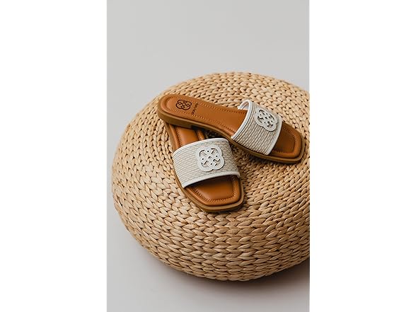 Daisy Fuentes Womens Zest Slip-On Sandals