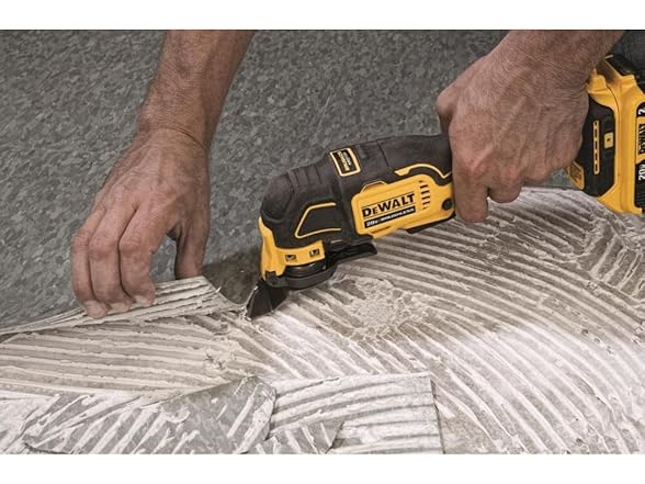 DEWALT DCS354B ATOMIC 20V MAX* Oscillating Tool