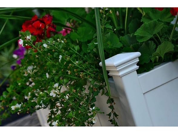 Vita VA68235 Huron Planter with Trellis