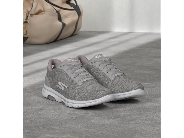 Skechers Women's Go Walk 5 True Sneaker (10.5)