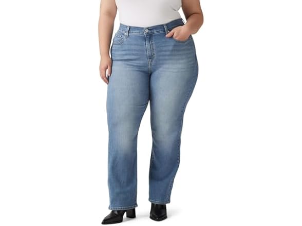 Levi's Women 724 High Rise Straight Jeans