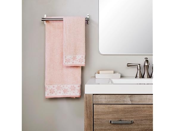 SKL Home Christmas/Winter Heather Snowflake Bath Towel, Blush Pink