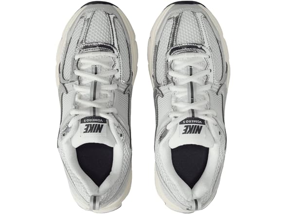Nike Vomero 5 Big Kids' Shoes (Photon