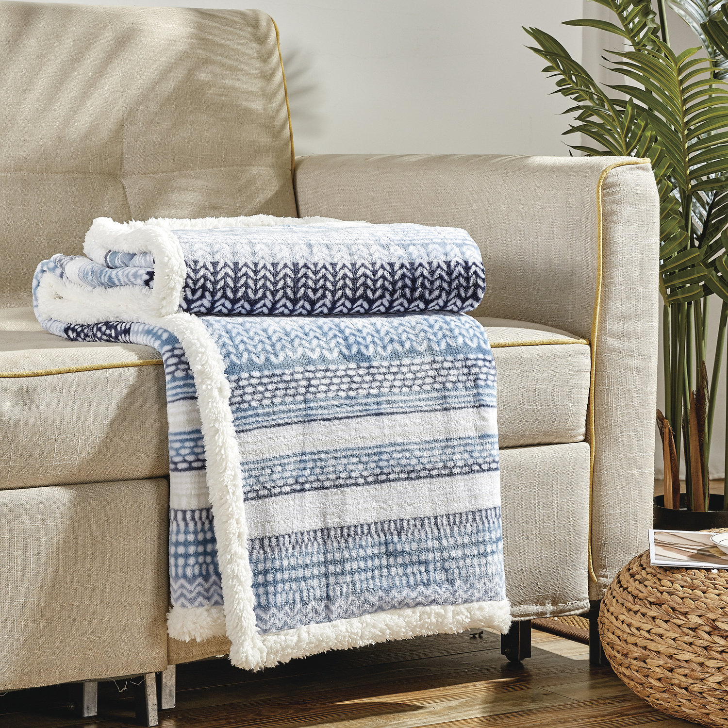 50 x 60 Printed Sherpa Throw Blanket - Gallery 7