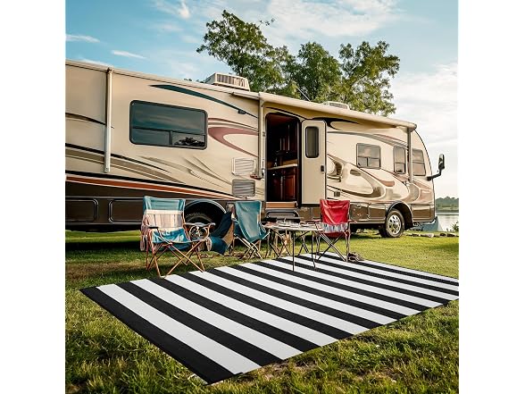 STRICKLANDHOME Outdoor Rug 8x10ft B&W