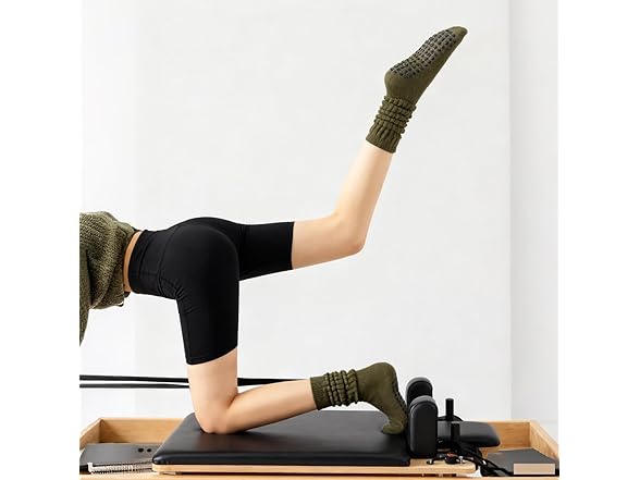 Holaraon Slouch Socks for Women with Grip
