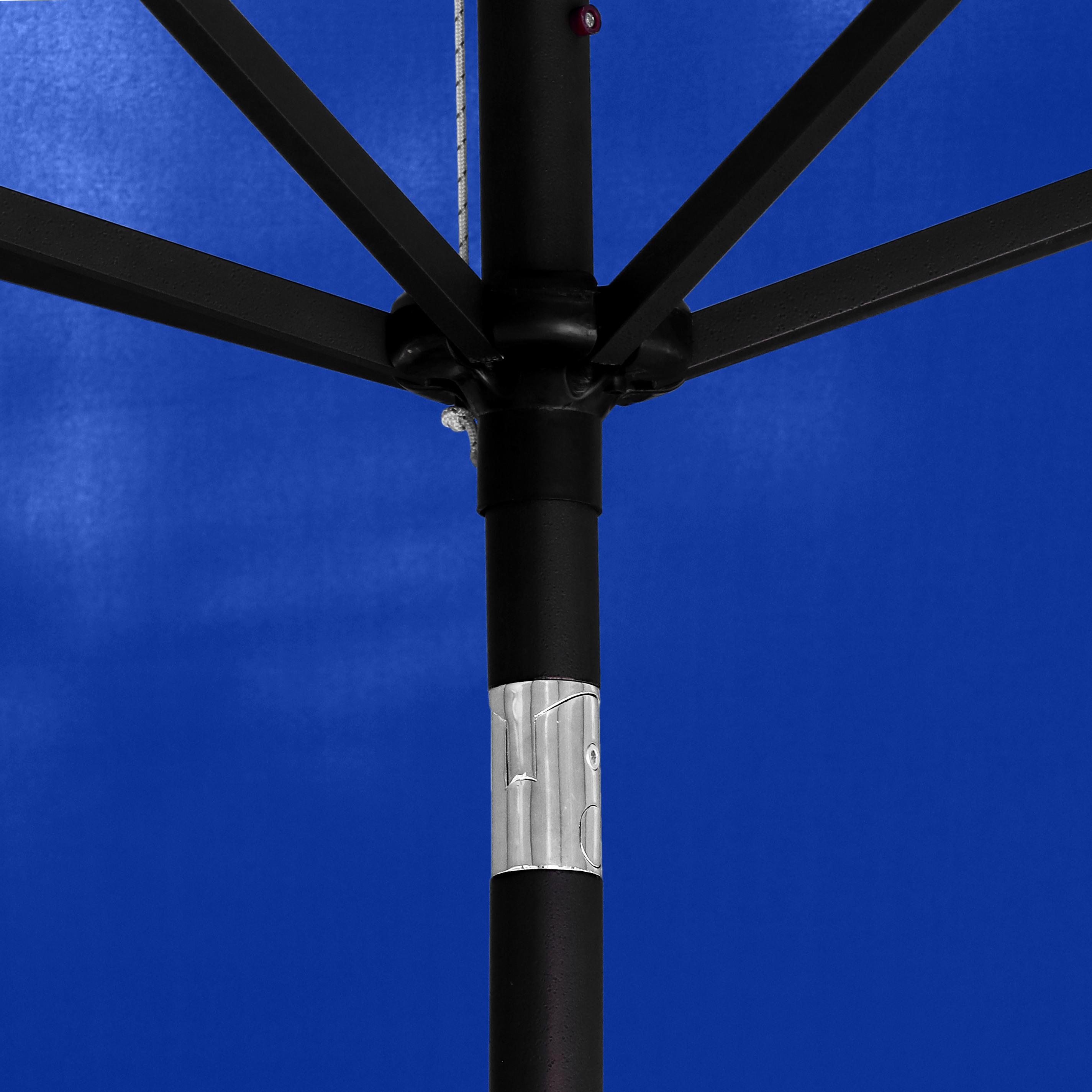 Astella 11' Rd Tilting Aluminum Patio Umbrella - Gallery 25