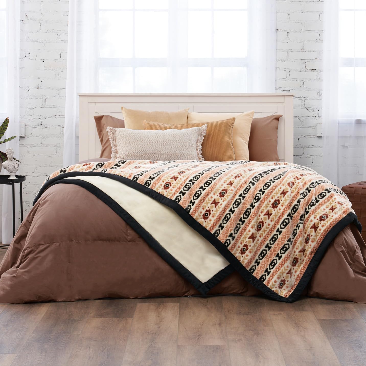 Northwest Ashford Home Cozy Throw Blanket (Varies) - Gallery 12