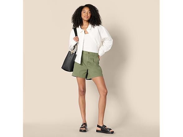 Amazon Essentials Women's Hi-Rise Relaxed A-line Shorts