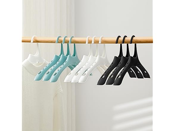 Cetomo Plastic Hanger 30 Pack