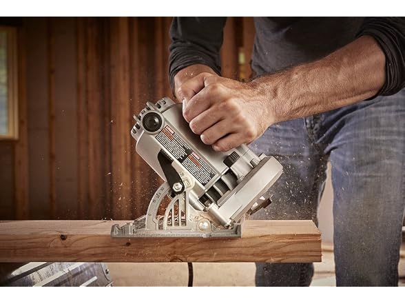 Skil SPT67M8-01 15 Amp 7-1/4 Inch Sidewinder Circ Saw