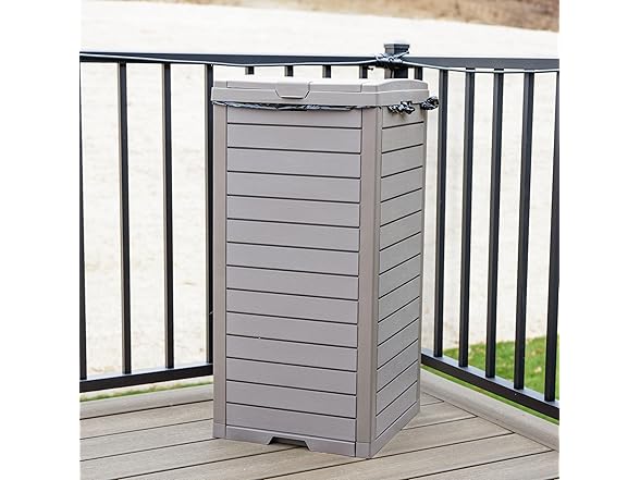 Sunnydaze 39-Gallon Patio Trash Can with Lid, Light Grey