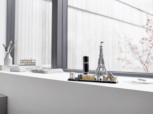 LEGO Paris Architecture 21044