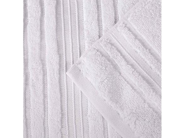 Superior SADIE Floral Towel Set
