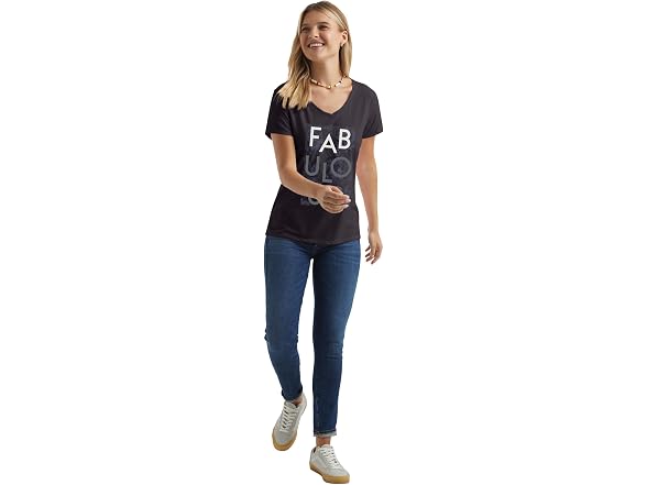 Hanes Women (M) Short Sleeve Graphic V-neck Tee