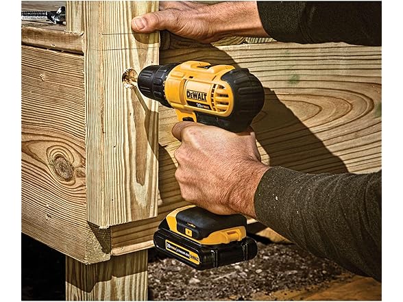 DEWALT DCD771C2 20V Max Drill/Driver Kit