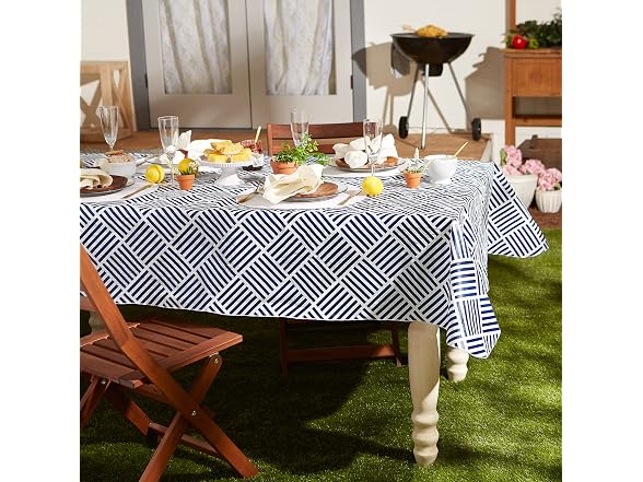 DII Indoor/Outdoor Vinyl Tabletop Collection Grid Pattern