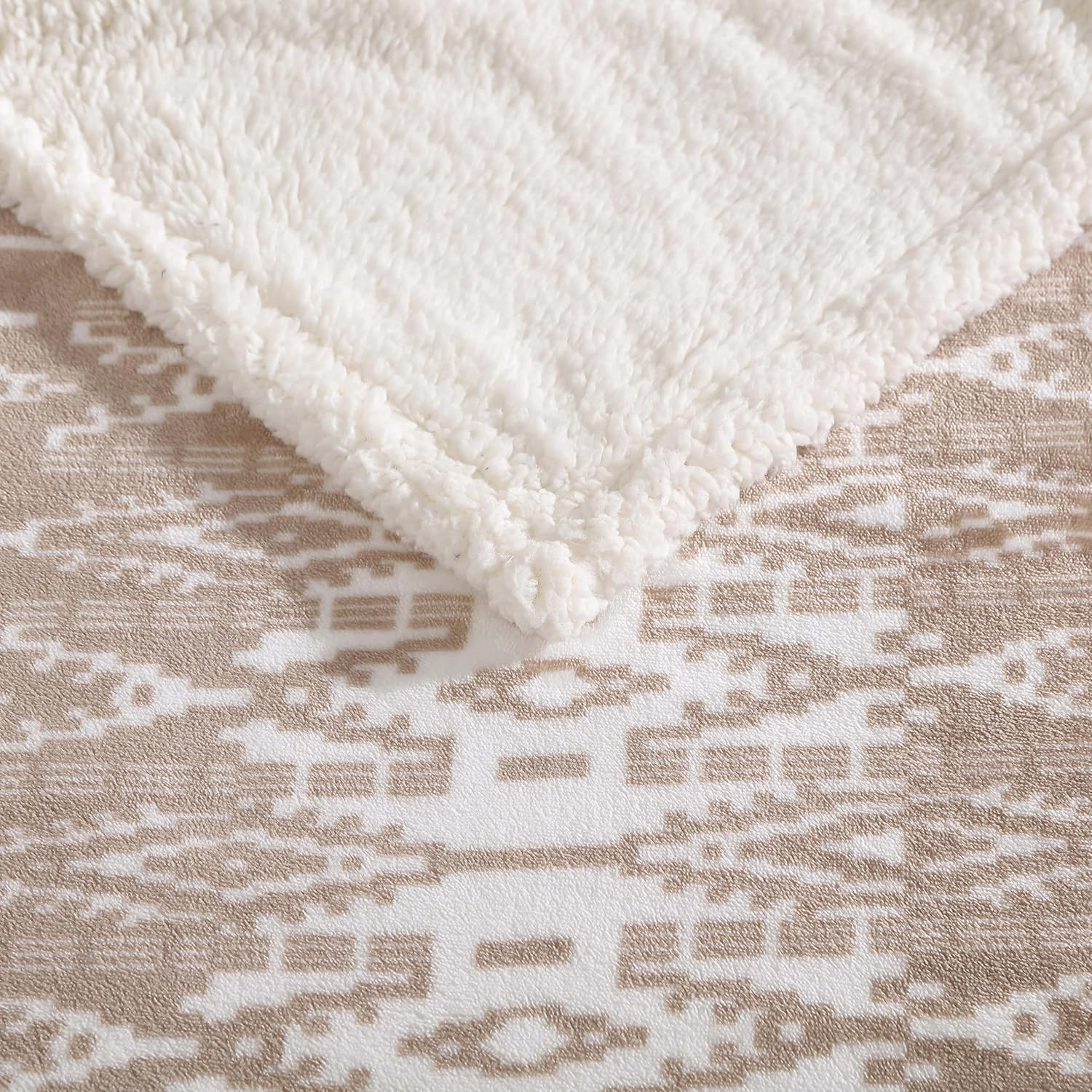 Eddie Bauer Blanket, San Juan Oyster - Gallery 14