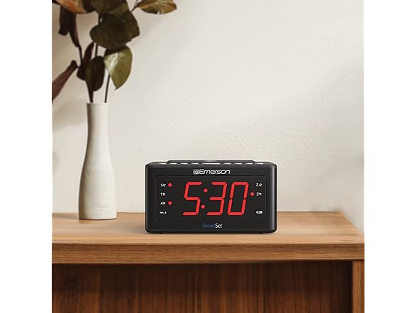Emerson Smartset Wireless Charging Alarm Clock Radio