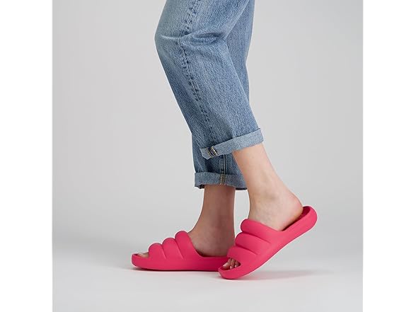 totes Women's Everywear Puffy Slide Sandal, Azalea, 10