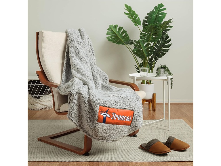 FOCO Denver Broncos NFL Big Logo Cloud Sherpa Blanket