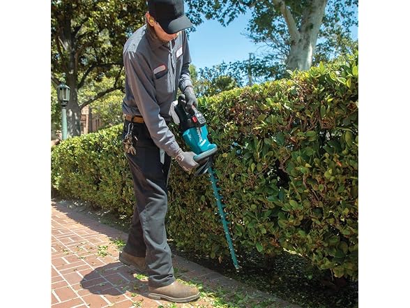Makita GHU02Z 40V Max Xgt 24in Hedge Trimmer