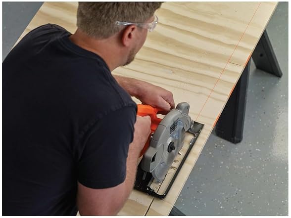 Black and Decker BDEC300C 7-1/4 Circ Saw