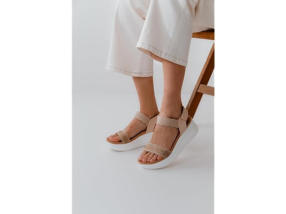 Daisy Fuentes Womens Wedge Sandals Fanita