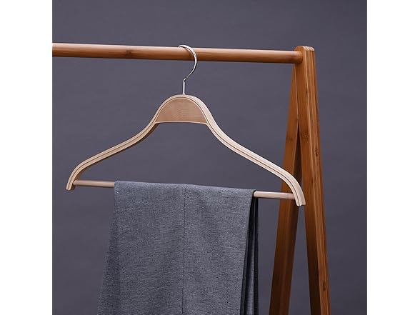 Sukkiri Homu Sleek Wooden Hangers 