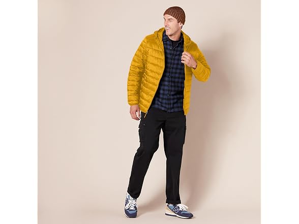 Amazon Essentials Men Lightweight Packable Jacket