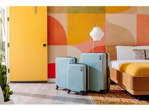 American Tourister Stratum XLT Expandable Hardside Luggage