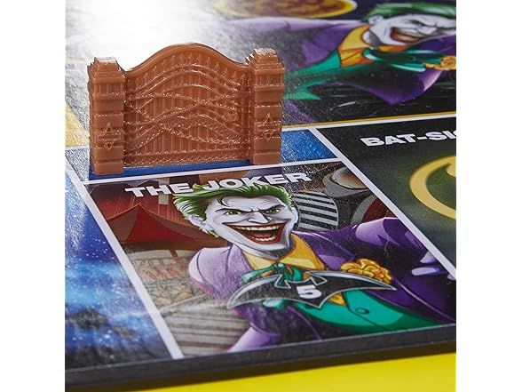 Hasbro Gaming Monopoly Batman Edition Board Game