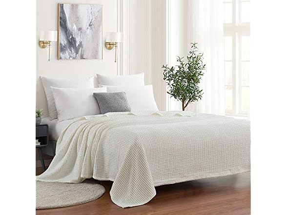 Grand Hotel Waffle Weave Cotton Blanket