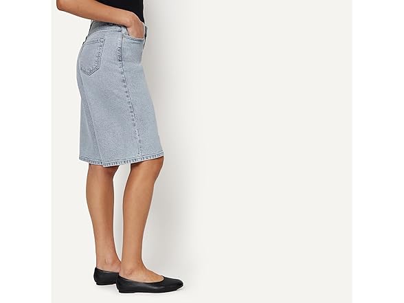 Amazon Essentials Women Mid-Rise Long Jean Shorts - Gallery 5