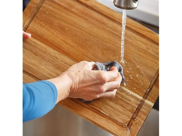 Glad Acacia Wood Cutting Board with Juice Grooves 