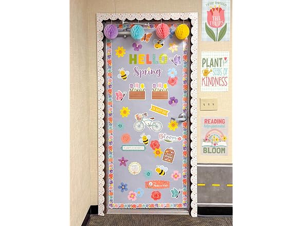 Teacher Created Resources Spring Garden Scalloped Trim