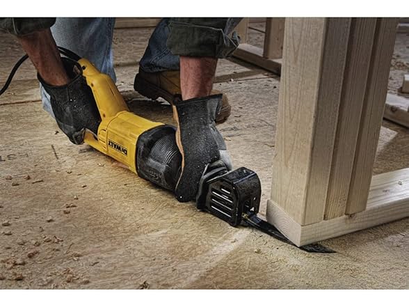DEWALT DWE305 Reciprocating Saw, 12 Amp