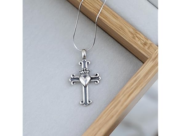 SUGARKITTEN Claddagh Cross Pendant