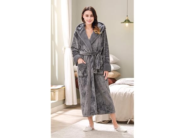 Richie House Women (L) Long Hooded Robe Fleece