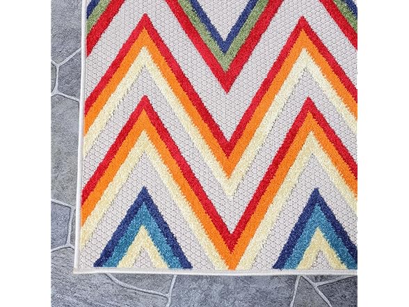 Superior Indoor/Outdoor Zig-Zag Rug