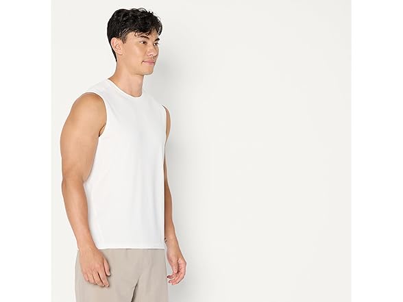 Amazon Essentials Men Tech Stretch Muscle Shirt